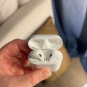 AirPods case and right side ONLY (1st gen)